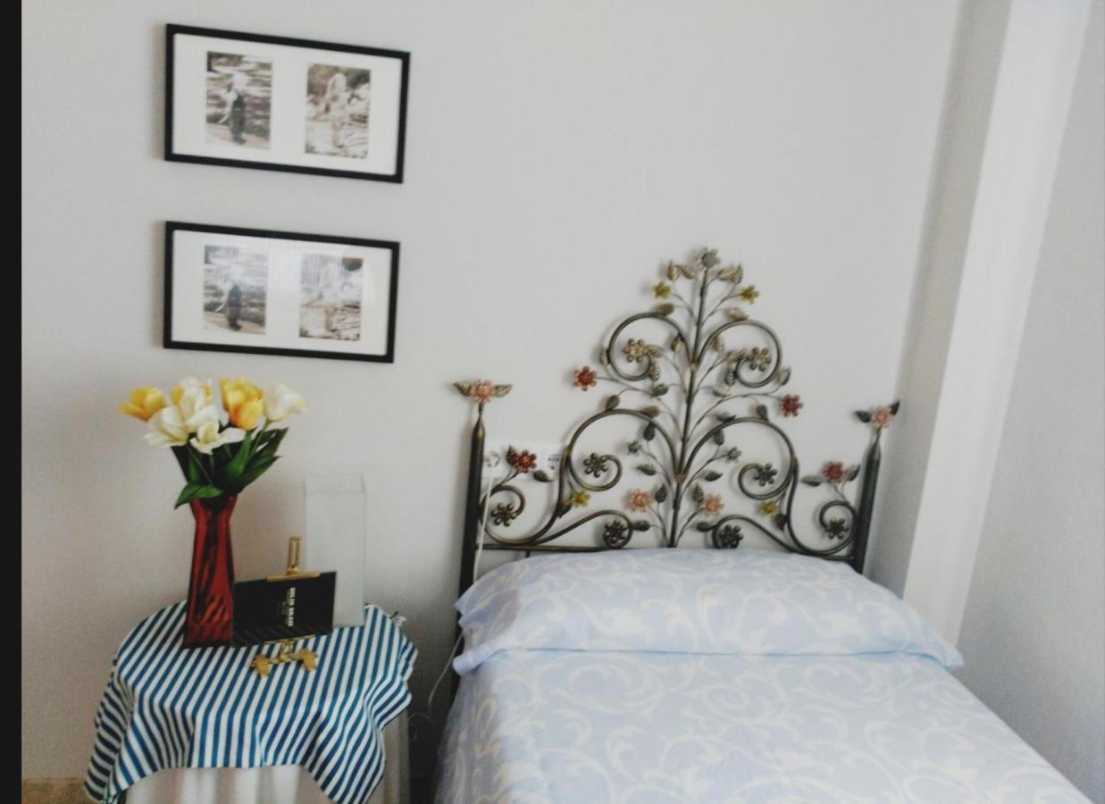 2 La Casa De Marilo Apartment Tomares Bagian luar foto