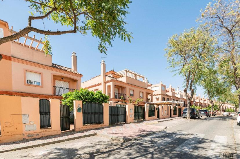 2 La Casa De Marilo Apartment Tomares Bagian luar foto