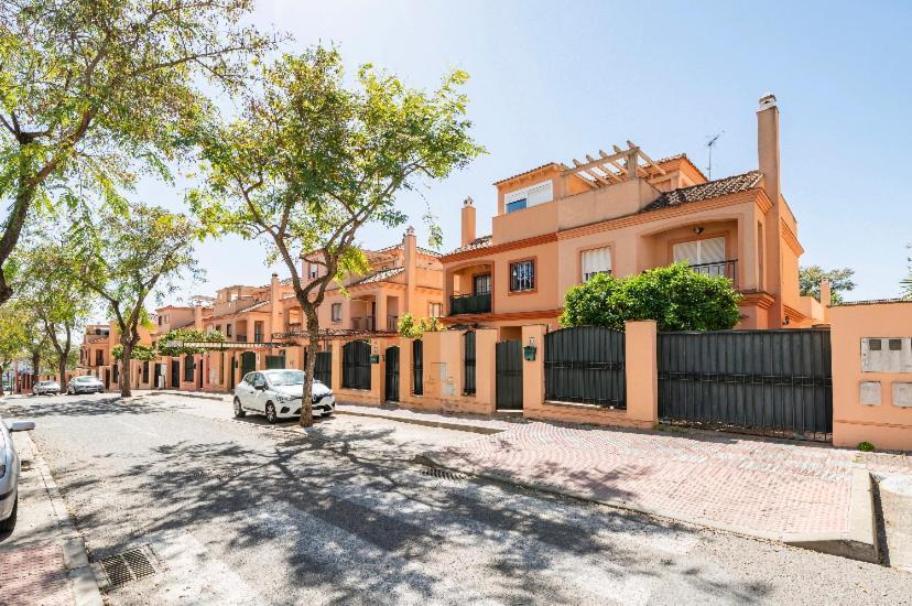 2 La Casa De Marilo Apartment Tomares Bagian luar foto
